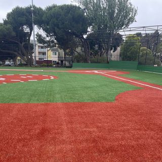 Renovación del Campo Deportivo Kimbell