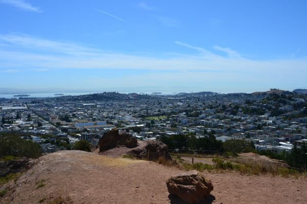 Điểm ngắm cảnh Corona Heights nhìn xuống thành phố