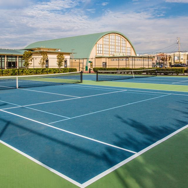 Outdoor tennis courts
